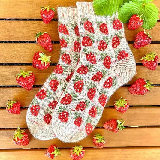 Berry-special-socks_Stone-knits_02